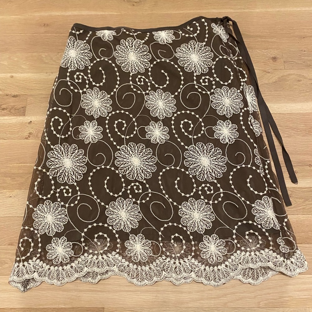 MSSP floral appliqué overlay skirt size M
